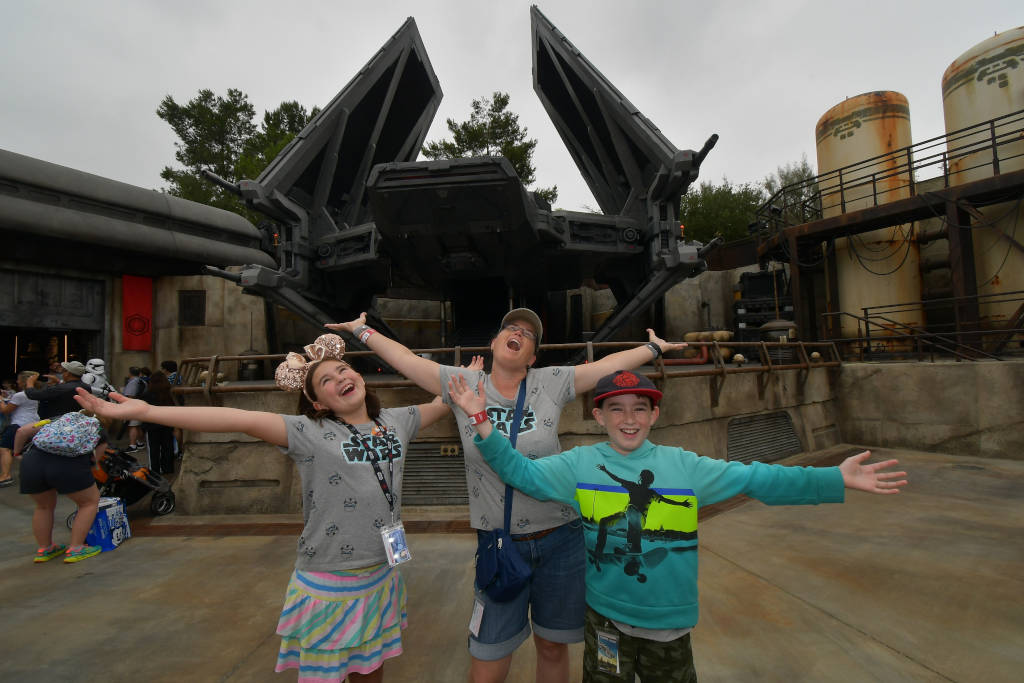 Galaxy’s Edge Opens at WDW Tomorrow!